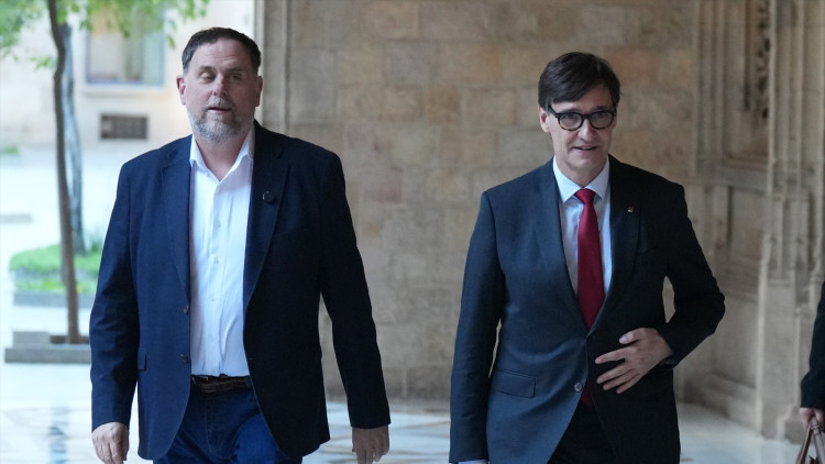 El dirigent d'ERC, Oriol Junqueras, i el president català, el socialista Salvador Illa| Europa Press/David Zorrakino