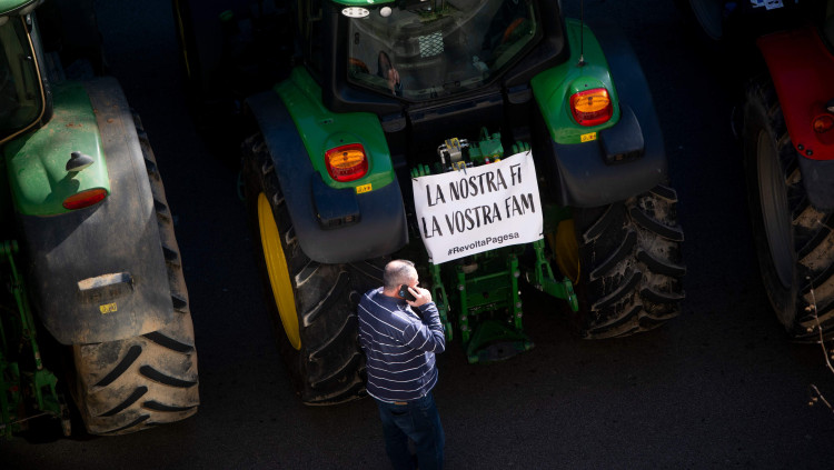 Agricultors catalans protesten als carrers de Barcelona.. Europa Press