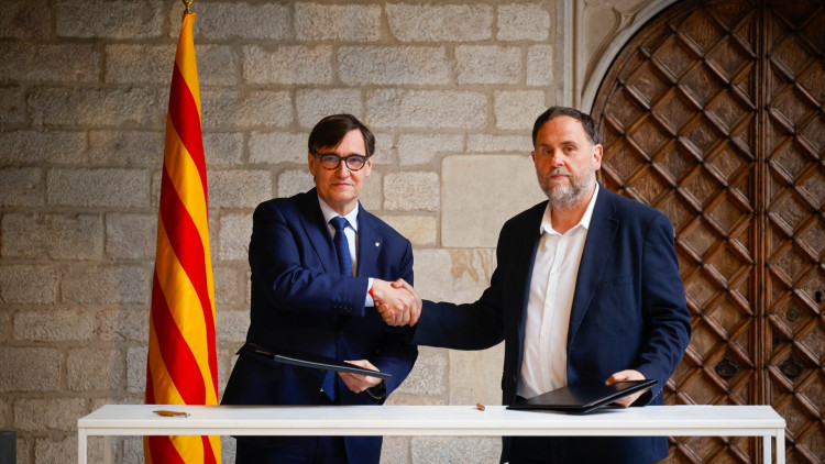 El president català, el socialista Salvador Illa, i el líder d'ERC, Oriol Junqueras| Europa Press