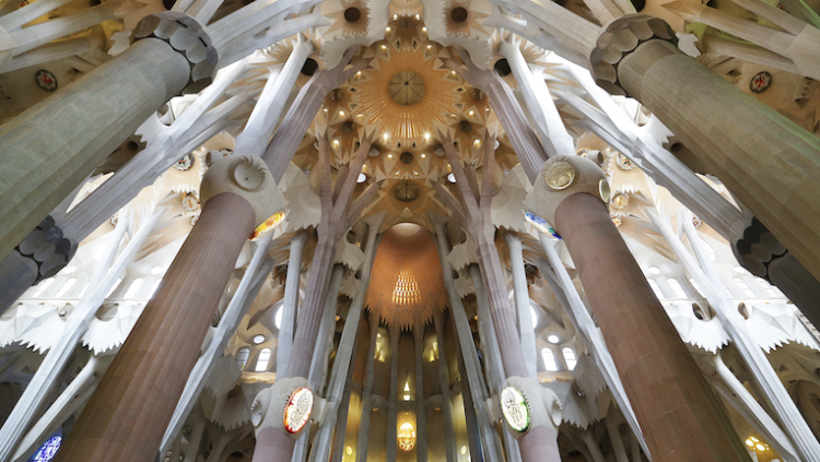 El triangle de l'absis de la Sagrada Família que representa Déu i la Trinitat. © JORDI PLAY