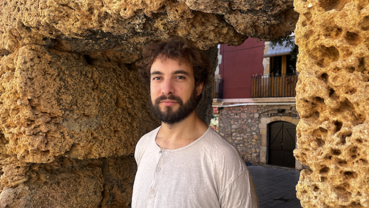 Pau Sabaté a la plaça del Fòrum de Tarragona. ÀLEX MILIAN