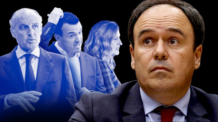 A la dreta, Juanfran Pérez Llorca, i al costat seu, d'esquerra a dreta, Francisco Camps, Vicente Mompó i María José Català.. Europa Press / Fotomuntatge de Toni Payà