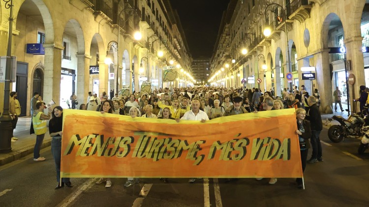 Manifestació a Palma de Menys turisme, més vida (Foto Europa Press)