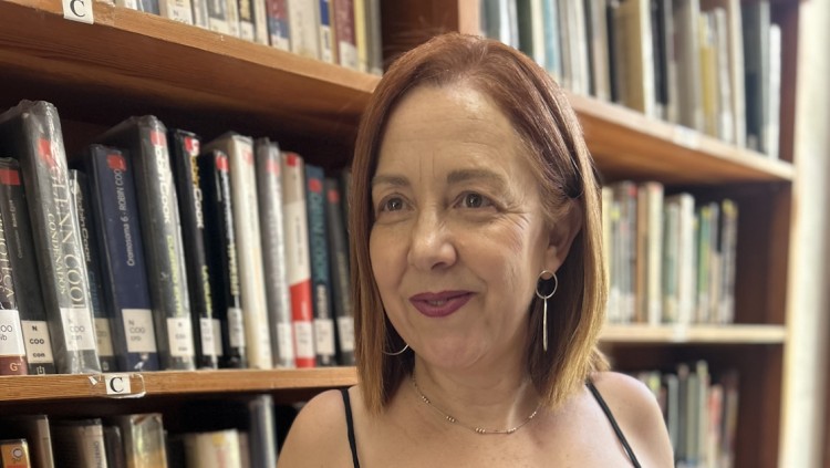 Carme Navarro i la seua vida envoltada de llibres