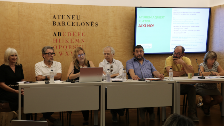 Josepa Vilurbina (GEPEC-Ecologistes de Cat.), Xavier Vilalta (Alcalde de Pinós, Solsonès), Montserrat Coberó (XCETJ), Xavier Sànchez (Alcalde de Viladasens, Gironès), Àlex Terès (president Consell Comarcal Pla de l'Estany), Josep Marrugat (Unió de Pagesos) i Consol Riera (Mobilitzem la Llera). ACN