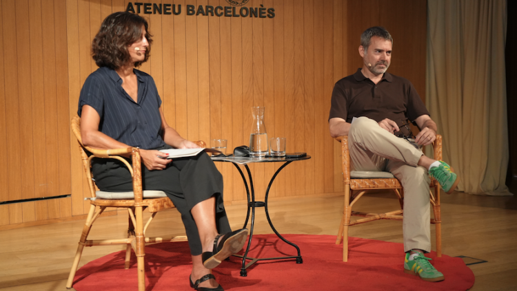 La directora de La Setmana, Cristina Domènech, i el president d’Editors.cat, Oriol Magrinyà // ACN