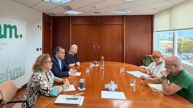 Imatge de la reunió, amb el representants del GOB a la dreta (Foto GOB)