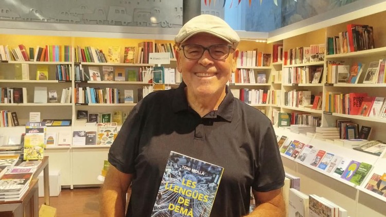Toni Mollà, autor de l'obra 'Les llengües de demà'| Moisés Pérez