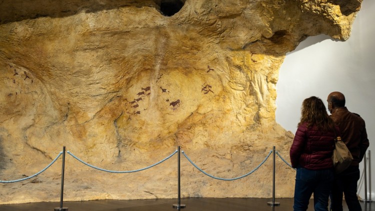 Visitants a la Valltorta. Carme Ripollés / Arxiu Museu de la Valltorta