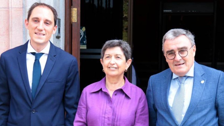 José Crespín, amb Teresa Cunillera i Àngel Ros| ACN