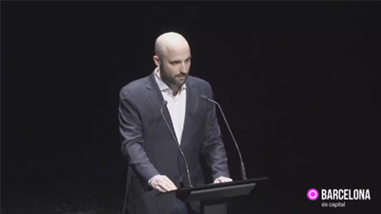 Jordi Graupera en la seua conferència al Teatre Victòria