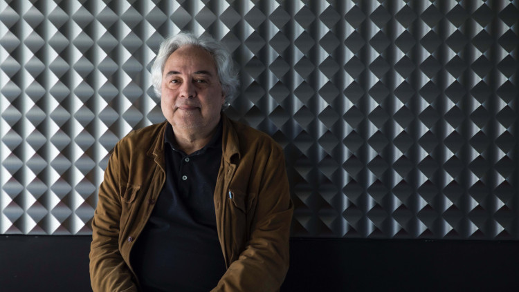 Javier de Lucas, fotografiat a la seu de l'Institut de Drets Humans de la Universitat de València.. Miguel Lorenzo