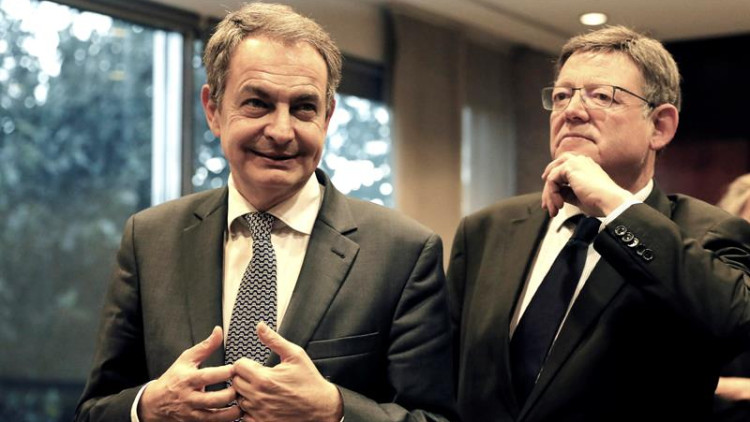José Luis Rodríguez Zapatero i Ximo Puig, poc abans de la conferència del primer al Club d'Encuentro Manuel Broseta.. EFE