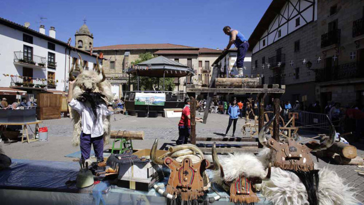 Imatge de la plaça dels Furs a Alsasua, en la prèvia d'una jornada festiva