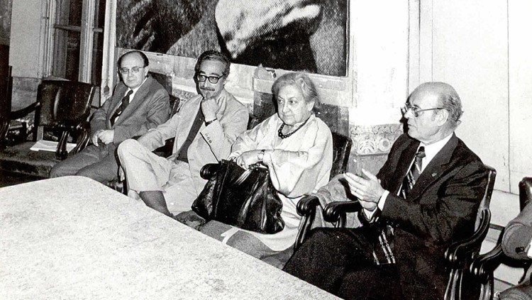 Mària Aurèlia Capmany i Manuel de Pedrolo, en el lliurament del Premi d'Honor a l'escriptor