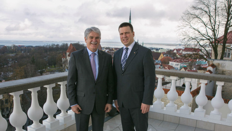 El ministre d'Afers Exteriors, Alfonso Dastis, i el primer ministre d'Estònia, Jüri Ratas. EFE
