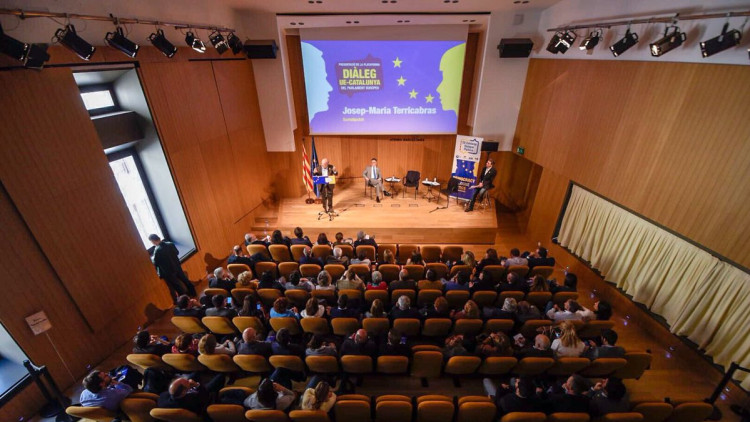 Presentació de l'EU-Cat Dialogue a l'Ateneu Barcelonès. Twitter-Ramon Tremosa
