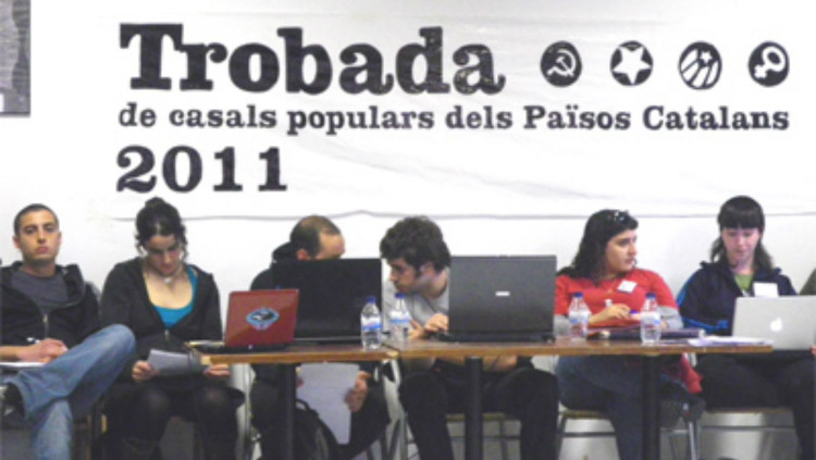 Una instantània de la primera trobada d'ateneus i casals a Sabadell, l'any 2011.