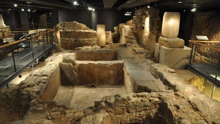 Factoria de salaó de peix i garum de l'època romana. Museu d'Història de Barcelona (MUHBA)