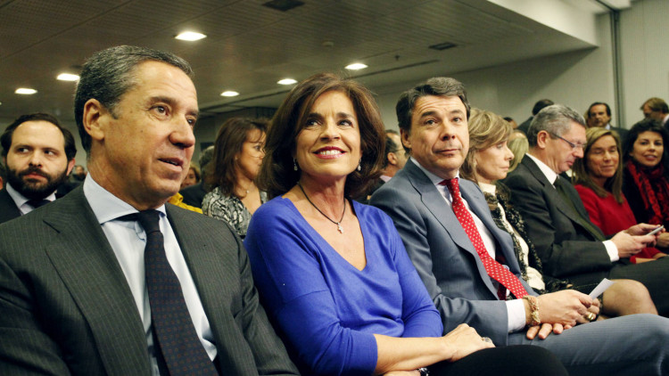 Eduardo Zaplana, expresident de la Generalitat Valenciana, amb l'exalcaldessa de Madrid, Ana Botella, i l'expresident madrileny, Ignacio González| EL TEMPS