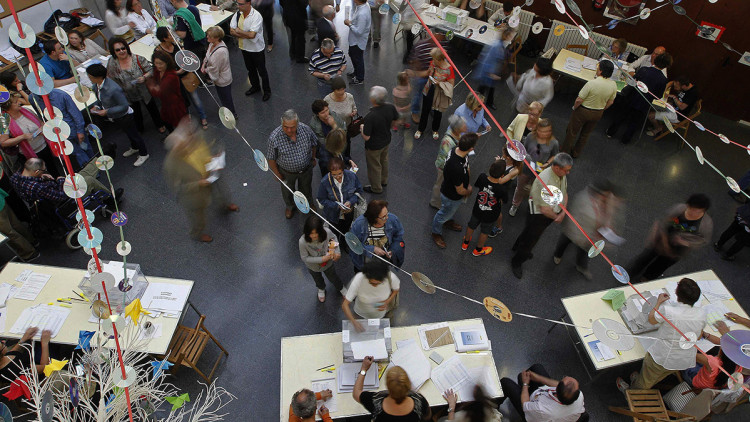 Escola Pau Romeva de Barcelona durant les votacions del 24M de 2015.. Efe