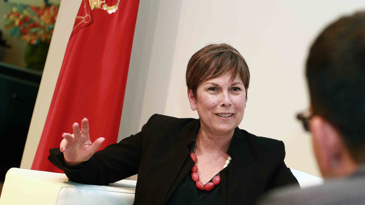 La presidenta del Govern foral de Navarra, Uxue Barkos, durant l'entrevista concedida a EL TEMPS.. Josu Santesteban