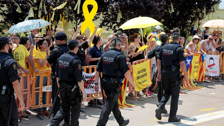 Rebuda a Joaquim Forn, Jordi Turull i Josep Rull a Lledoners. Efe