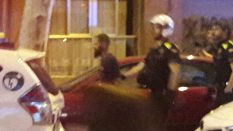 Antonio Castellón detingut per agents de la GUB