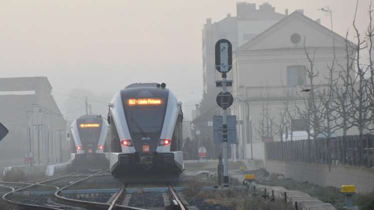 El tren de la Pobla al seu pas per Balaguer. Joan Solé