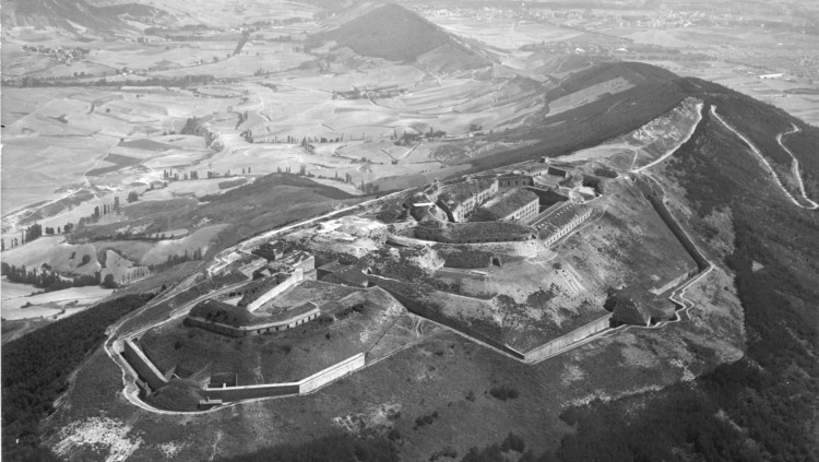 Imatge aèria de la fortalesa de Sant Cristòfol, als afores de Pamplona, on van ser internats més de 4.900 repressaliats del franquisme, 700 dels quals acabarien sent assassinats.