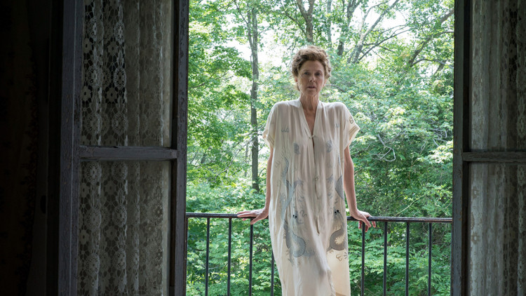 Annette Bening