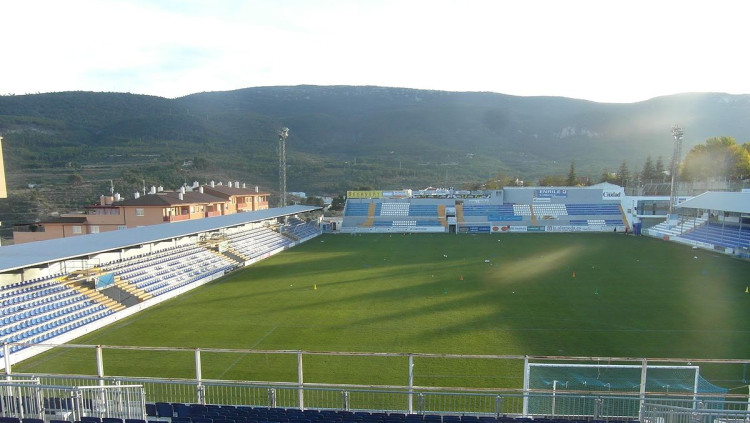 Camp de l'equip blanc i blau| EL TEMPS