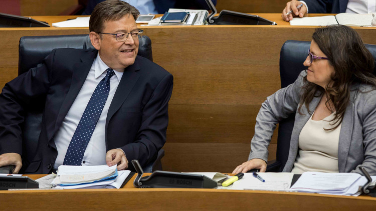 Ximo Puig i Mónica Oltra durant el darrer debat de política general de la primera legislatura del Govern del Botànic.. Miguel Lorenzo