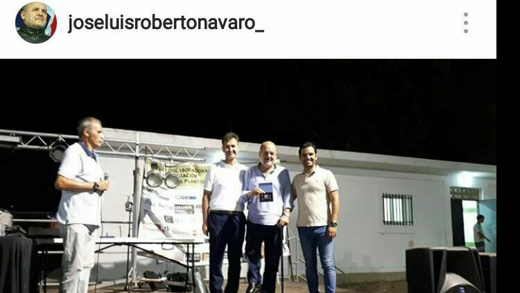 José Luís Roberto, empresari de la seguretat i líder ultradretà, al centre amb Juan Antonio Sagredo, alcalde socialista de Paterna, ubicat a la dreta del tot| EL TEMPS
