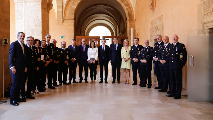 Imatge de les diferents autoritats que han assisitit a l'acte en el Monestari de Sant Miquel de Reis| GVA