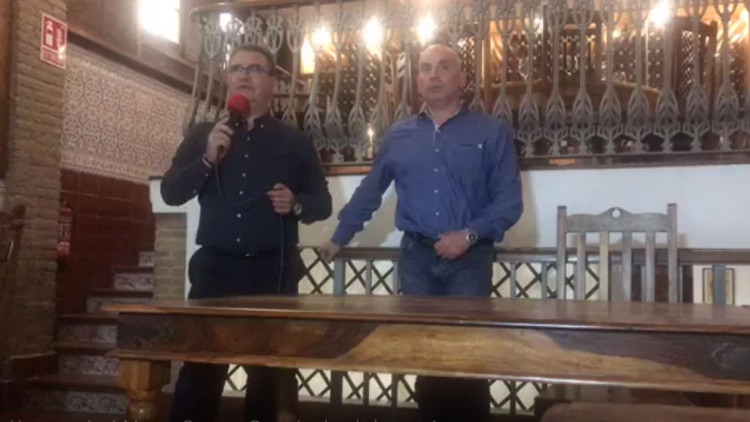 El cronista faller imputat pels aldarulls del 9 d'Octubre, Pepe Herrero, i el mecenes dels GDR José Manuel Opazo a la xerrada fundacional dels GDV| EL TEMPS