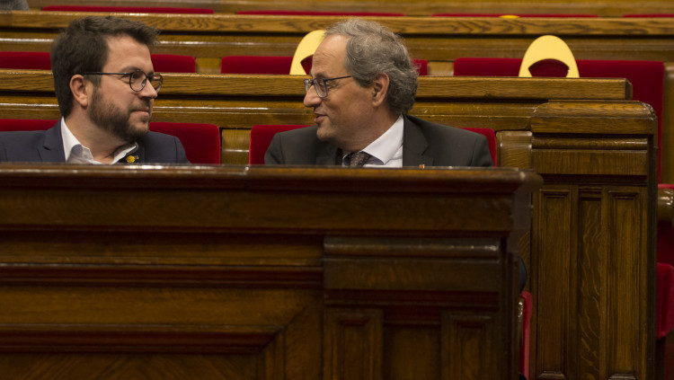 Pere Aragonès i Quim Torra al Parlament. Parlament de Catalunya