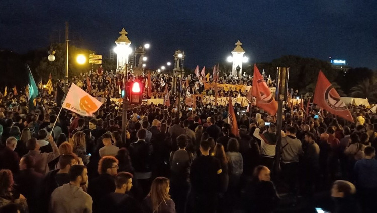Lectura del manifest a la finalització de la manifestació antifeixista del 9 d'Octubre| Acampada València
