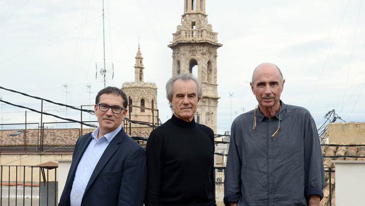 Jaume Alonso-Cuevillas, Javier Pérez-Royo i Lluís Llach. Prats i Camps