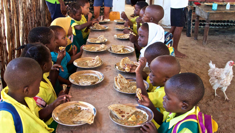 One Day Yes vol proporcionar una nutrició sana als 50 alumnes de la Twashukuru Nursery School de Lamu.. Daniel Toran