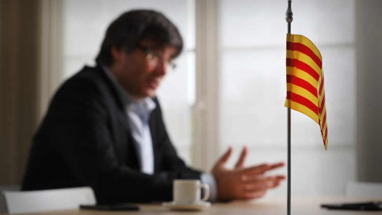 Carles Puigdemont. Jordi Play