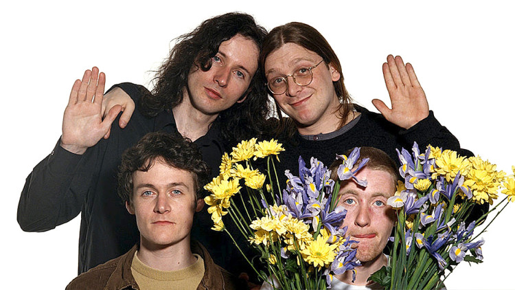 Els membres de Teenage Fanclub en una formació de l’any 1993: en el sentit de les agulles de rellotge, Raymond McGinley, Norman Blake, Brendan O’Hare i Gerard Love.