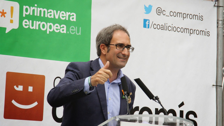 Jordi Sebastià, candidat aleshores de la llista Primavera Europea, en la qual s'integrava Compromís, en un dels diferents actes electorals| Compromís Tavernes de la Valldigna