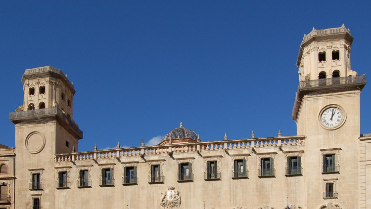 Façana de l'Ajuntament d'Alacant