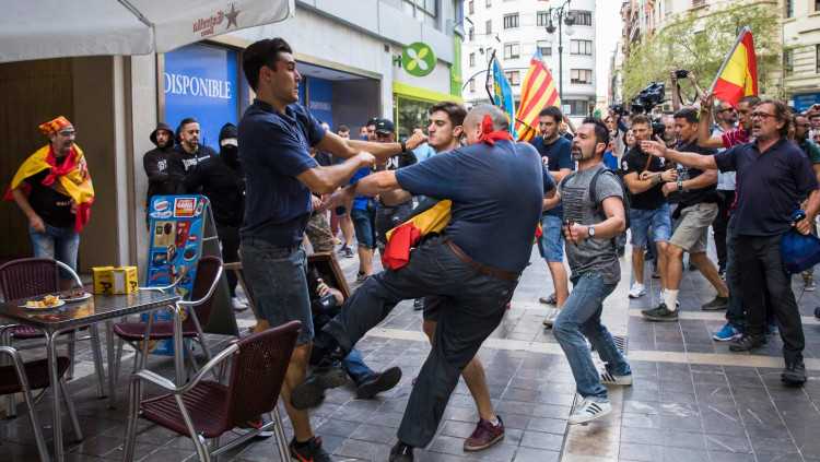 Agressions feixistes durant el 9 d'Octubre de 2017| Miguel Lorenzo