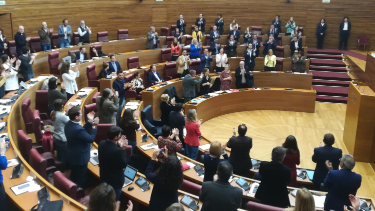 Panoràmica de les Corts valencianes després de la votació favorable a la reforma estatutària.