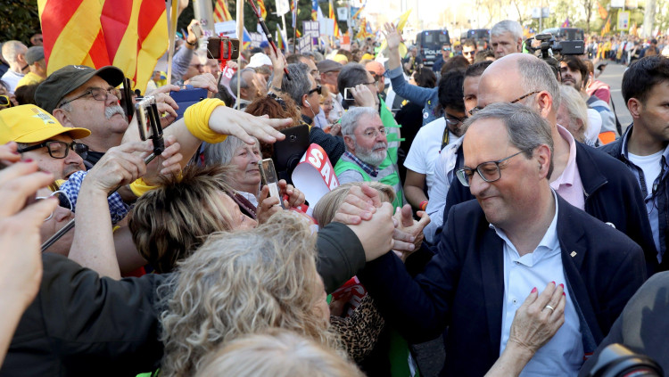 Quim Torra saluda manifestants a Madrid. Efe