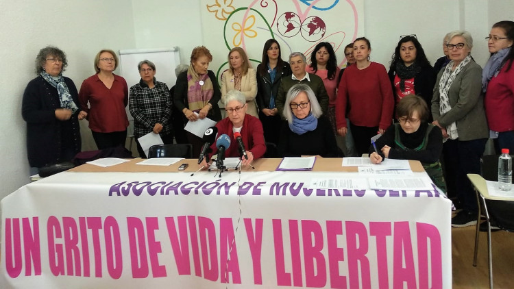 Presentació del manifest 'Contra les polítiques d'extrema dreta, ni un pas enrere!' a l'Espai de Dones de València | EL TEMPS