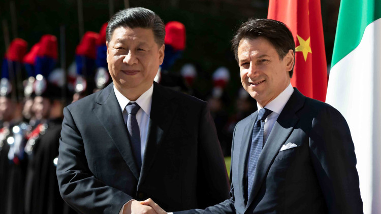 El president de la Xina, Xi Jinping, amb el primer ministre italià Giuseppe Conte. EFE