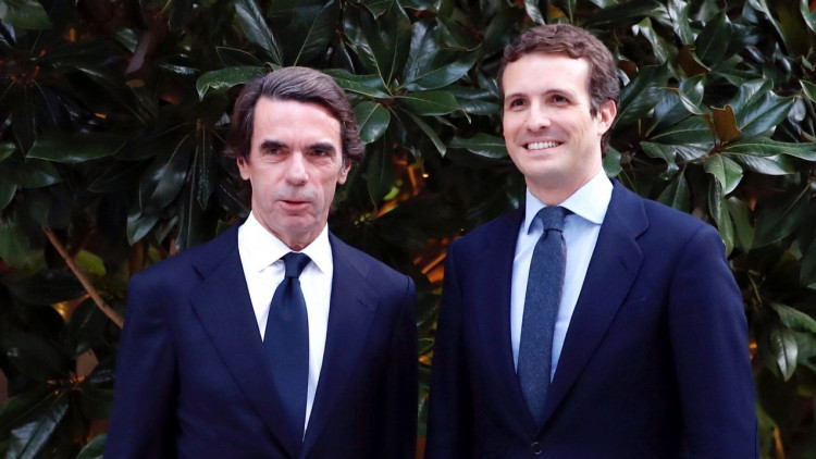 L'expresident espanyol José María Aznar i Pablo Casado, presidenciable del PP| EFE